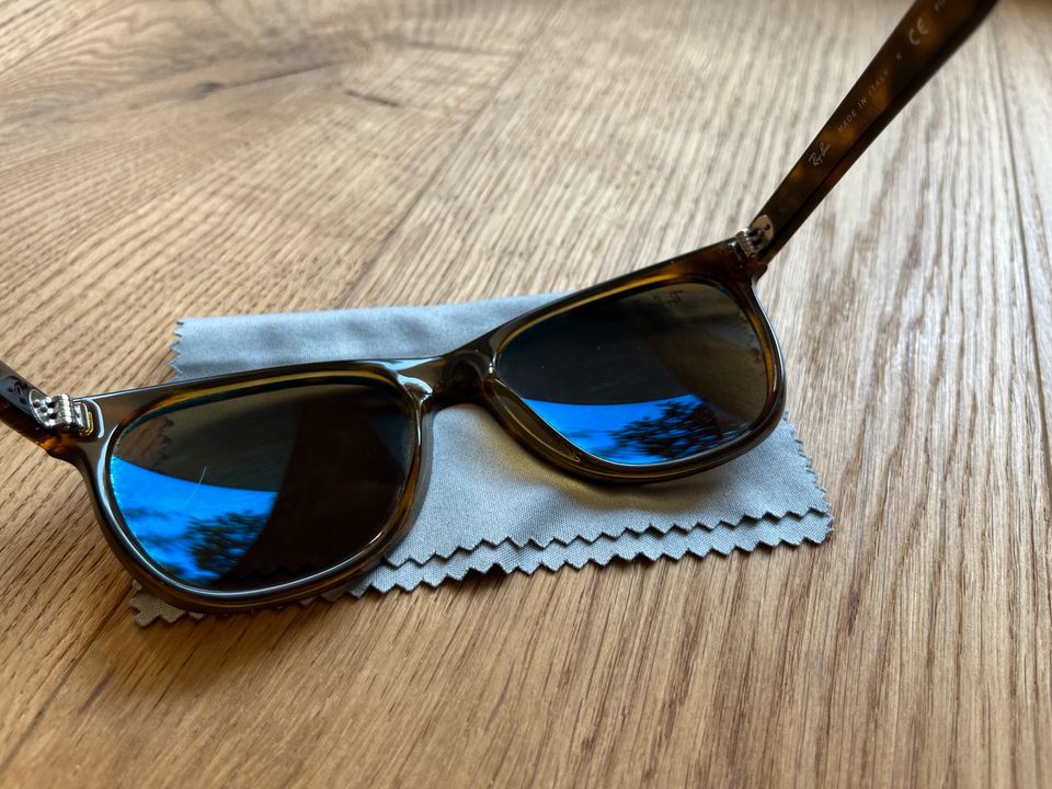 Ray-Ban RB4184 Polarized in Köln