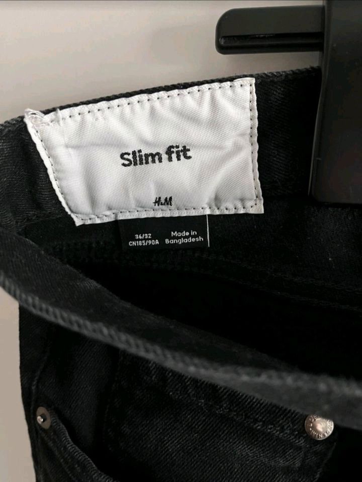 Herren H&M Jeans Slim Fit Größe 36/32 in Wiesbaden