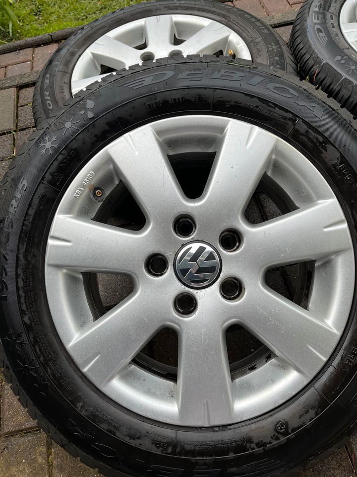 Vw Alufelgen Golf 6 195/65 R15 Allwettereifen ET50 in Duisburg