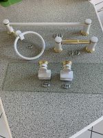 2 Handtuchhalter,1 Toilettenpapierhalter, 2 Halter und Glasplatte Hessen - Taunusstein Vorschau