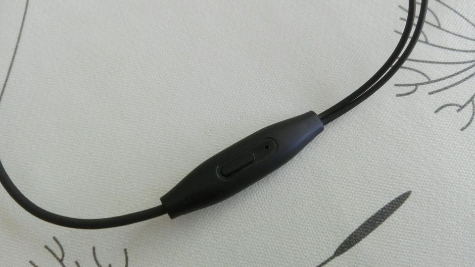 Original Sony Kopfhörer/Freisprecheinrichtung, Kabel 80 cm., gebr in Fulda