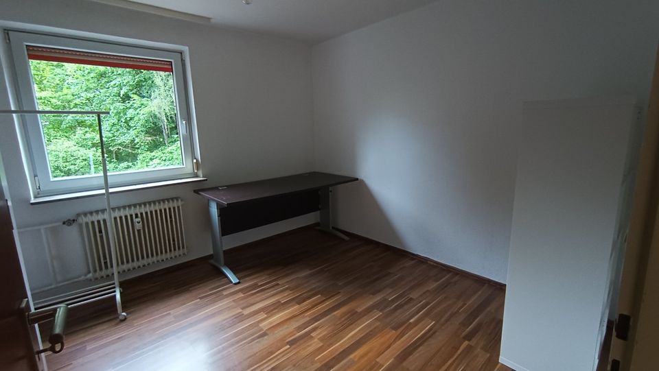 3,5 Zi.-Wohnung in Vahingen, sehr gute Lage mit Balkon, Garage in Stuttgart