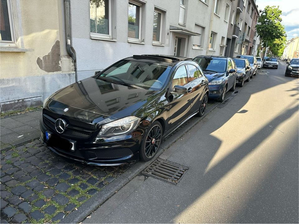 Mercedes A-Klasse A 220 CDI Kamera Leder Panorama HarmanKardon in Köln