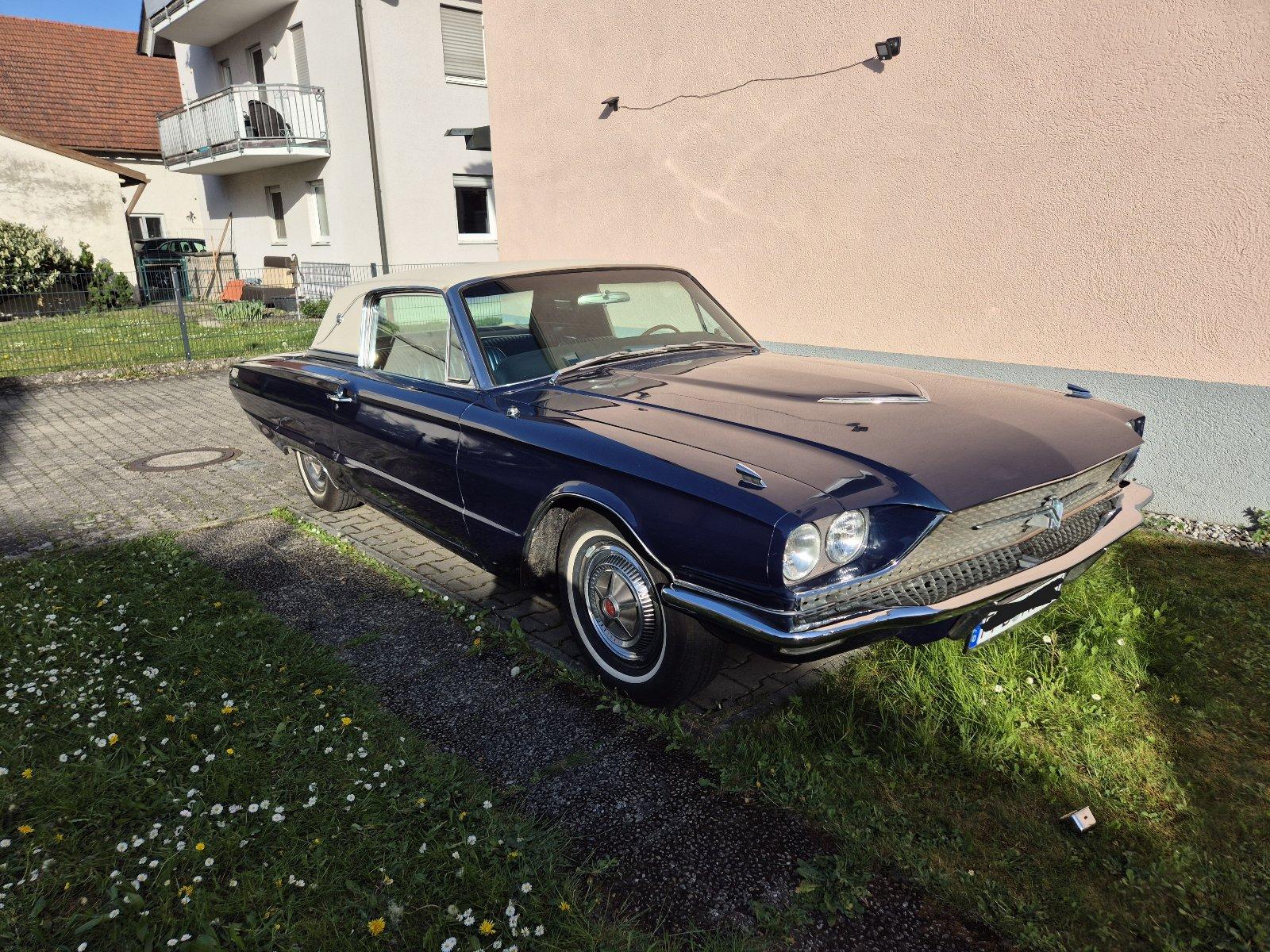 Abbildung des Autos 1966 Ford Thunderbird To…