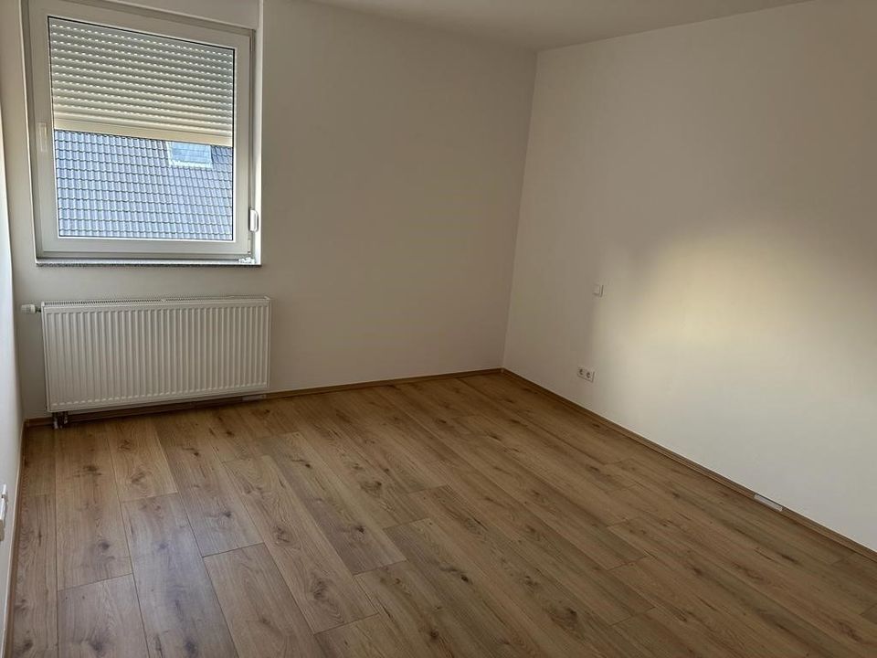 *ERSTEINZUG* 3-Zimmer-Wohnung in 47198 Duisburg in Duisburg