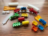 DDR Spielzeug Eisenbahn mit Schienen, Zug + Anhängern Thüringen - Umpferstedt Vorschau