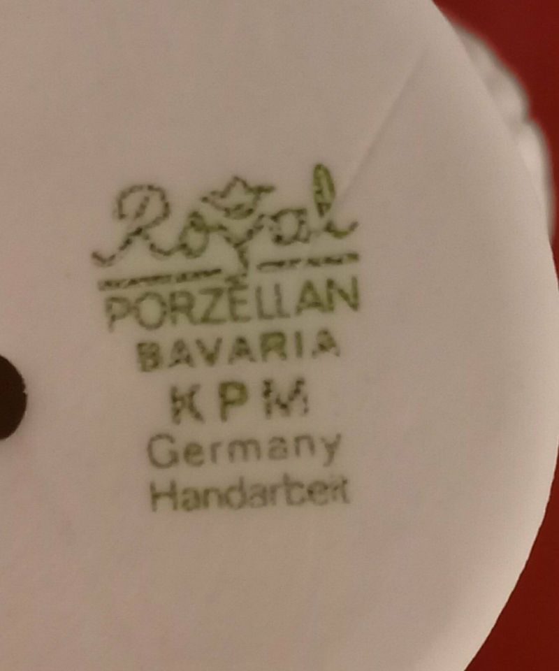 x prächtige Royal Porzellan KPM Porzellan Figur Vogel / Papagei ? in Eystrup