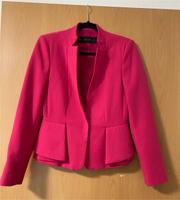 TAILLIERTER BLAZER MIT SCHULTERPOLSTERN Hessen - Dietzenbach Vorschau