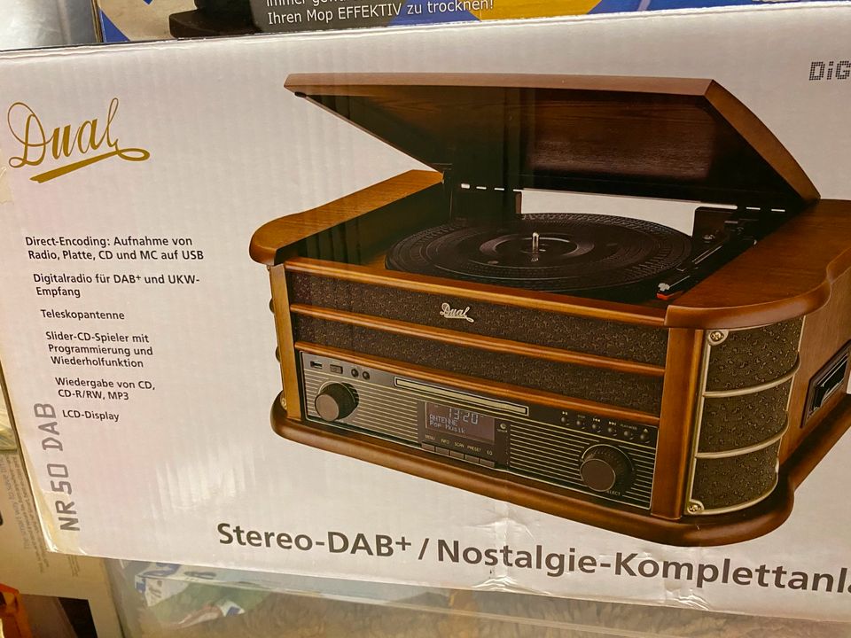 Dual Nostalgie -Stereo Musikcenter Nr. 50 DAB m.Fernbedieung in Gründau