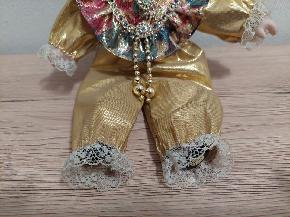 Harlekin Puppe 28 cm Porzellankopf glitzernde Kleidung in Nürnberg (Mittelfr)