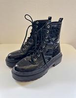 Obey Damen Schnürstiefel Combat-Boots-Stil Schwarz Gr. 40 Kreis Pinneberg - Elmshorn Vorschau