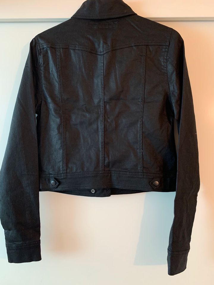 Schwarze kurze Jacke in Gr L neu Bikerjacke in Plettenberg