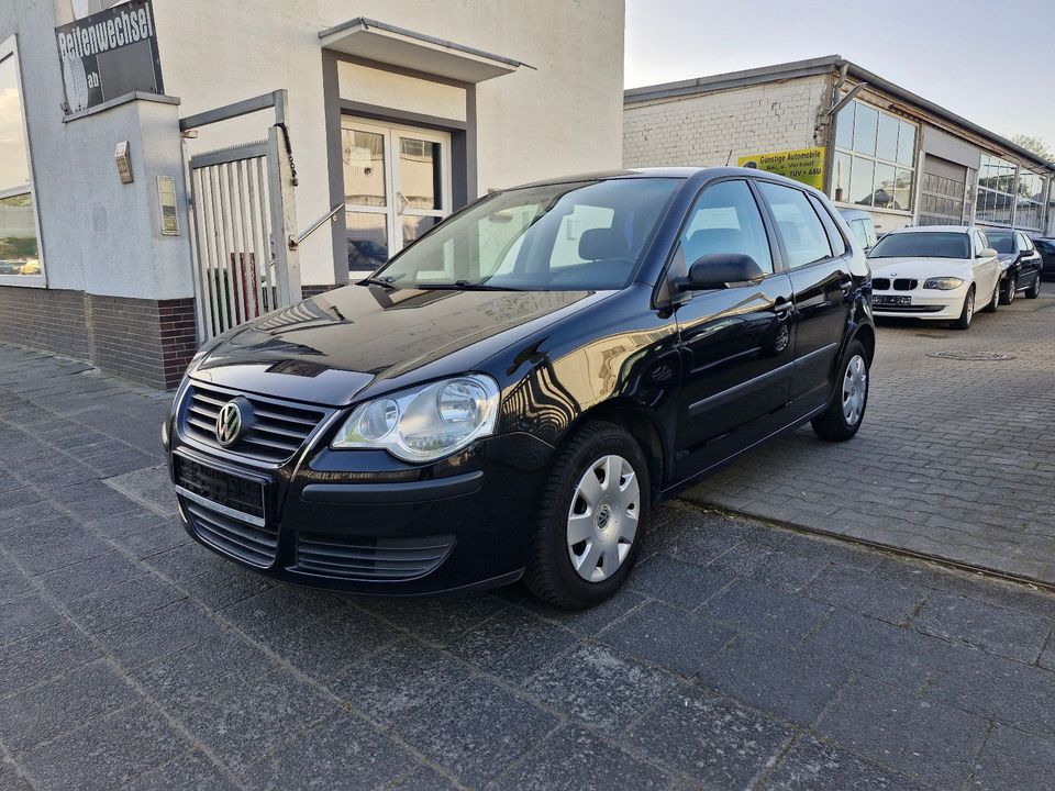 Volkswagen Polo IV Trendline,Euro 4,Klima,Efh, 3 Hand, in Offenbach