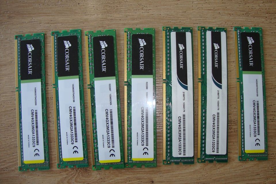 Corsair 2 GB (7x2GB) CMV4GX3M2A1333C9 DDR3-1333 PC3-10600 in Villingen-Schwenningen