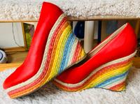 SERGIO TODZI Sandalen Pumps Plateau Regenbogen Sandaletten rot 36 Nordrhein-Westfalen - Hemer Vorschau