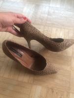 Zara high heels Damen pumps nude neige 38 Leder Lochmuster Nordrhein-Westfalen - Lohmar Vorschau