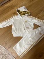 Adidas Jogginghose Anzug 104 Gold weiß Düsseldorf - Heerdt Vorschau