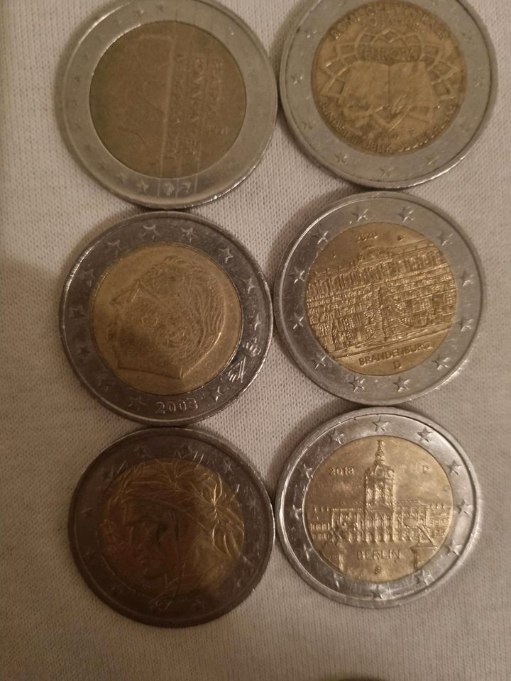 Verschiedene Münzen 2 Euro 1 euro in Essen