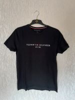 Tommy Hilfiger T-Shirt TOP Zustand! Nordrhein-Westfalen - Harsewinkel - Marienfeld Vorschau