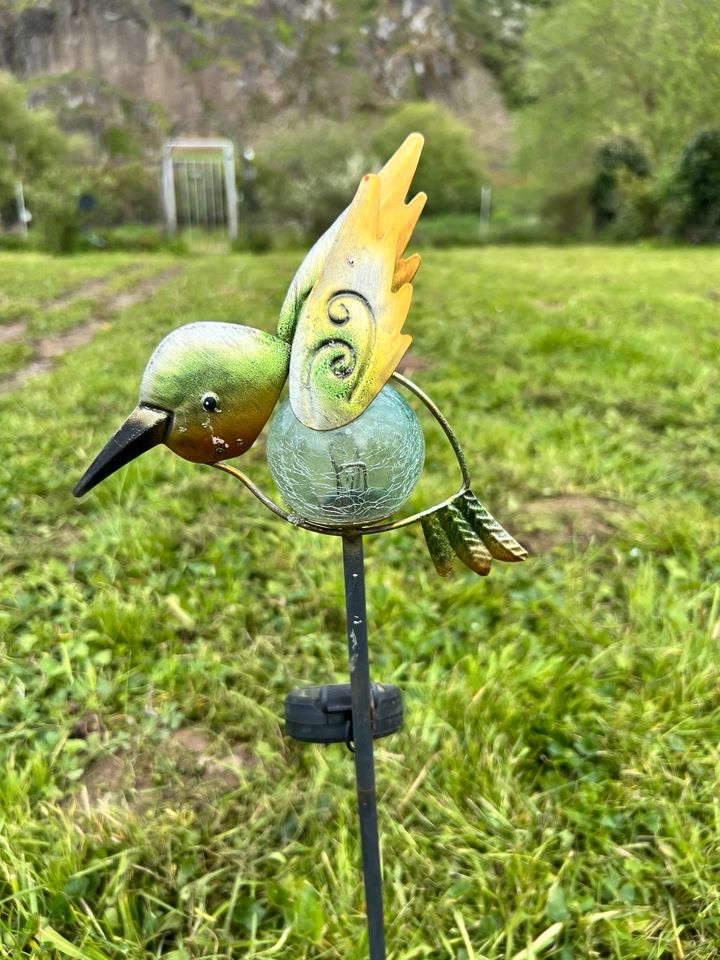 Gartenstecker Vogel Metallfigur Solarlampe Gartendeko Kolibri in Mainz