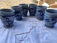 6 Trinkbecher aus Steingut, dunkelblau/blau-grau, mit Dekor Bayern - Arnstein Vorschau