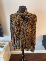 Ganni Bluse Tigermuster mit Schluppe Schleswig-Holstein - Norderstedt Vorschau