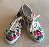 Canvas Sneaker mit buntem Blumenmuster, Gr. 39 - NEU Bayern - Schöllkrippen Vorschau