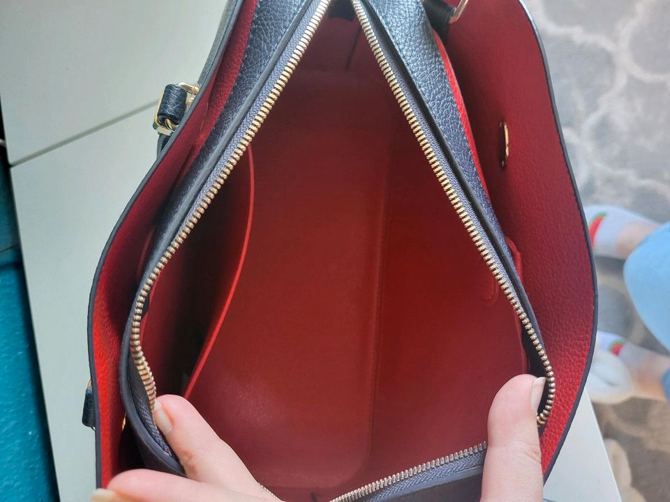 Tommy Hilfiger Handtasche groß, rot / blau in Rostock