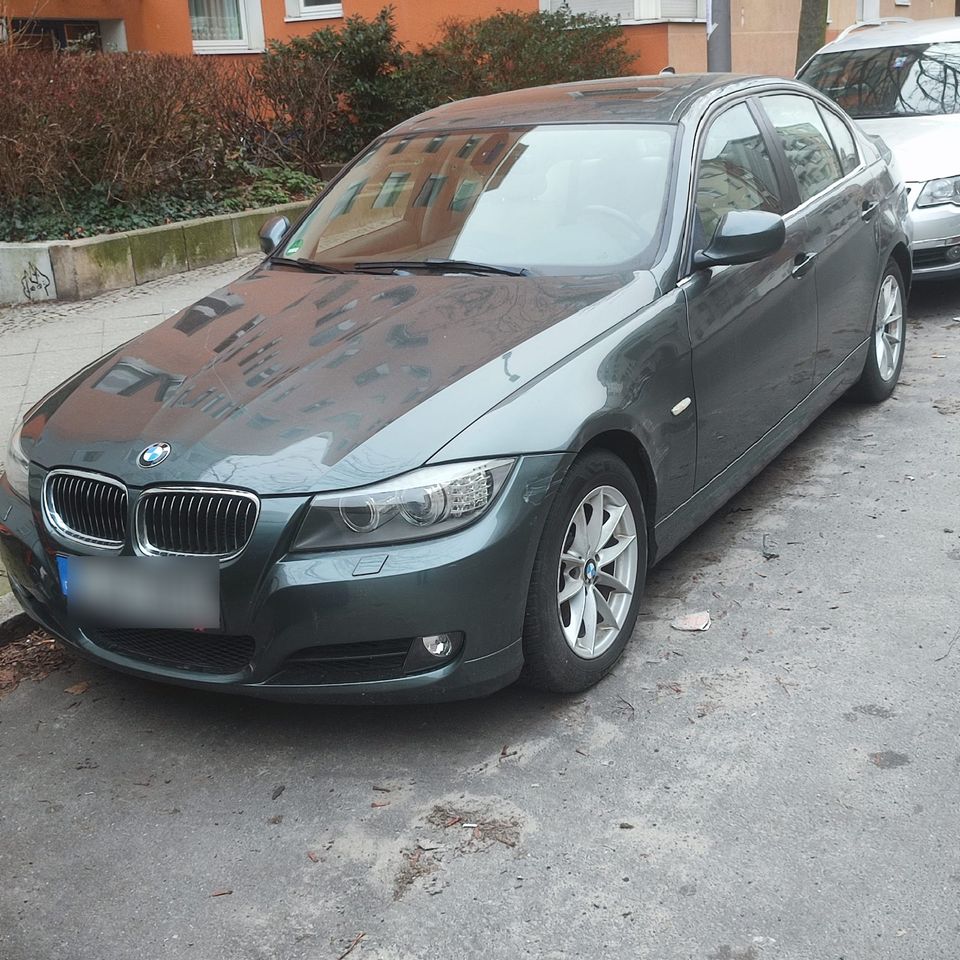 BMW Automatik, E90/91 / 325 I X DRIVE mit Vollausstattung in Berlin