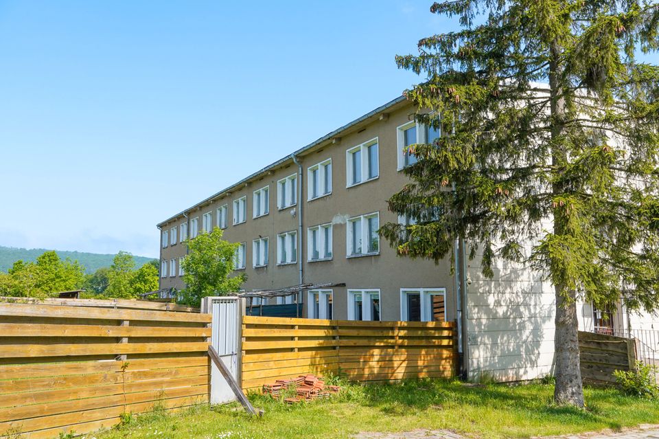 +++ Mehrfamilienhaus mit Nebengebäude auf einem 19413 m² großem Grundstück +++ in Schimberg