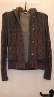 Strickjacke mit Kapuze für den Winter Hessen - Groß-Gerau Vorschau