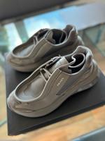 Prada Systeme Sneaker gr 43 neuwertig neues Model Marmorgrau Stuttgart - Mühlhausen Vorschau