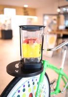 Smoothiebike Smoothie-Bike Smoothiebar mieten leihen Stühle Theke Bayern - Sommerhausen Main Vorschau