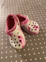 Winter Hausschuhe Crocs Gr. 28 Mädchen Schuhe Nordrhein-Westfalen - Telgte Vorschau