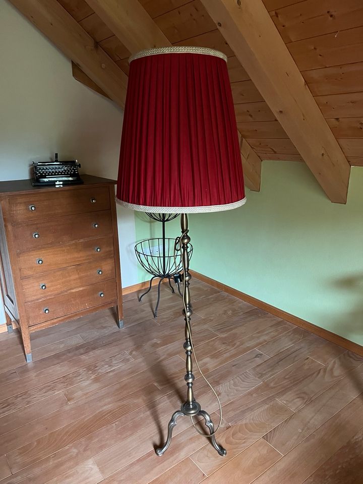 Stehlampe Lampe rot alt in Paunzhausen