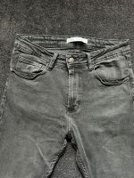 Zara Jeans schwarz Gr. 40 Nordrhein-Westfalen - Neuenrade Vorschau