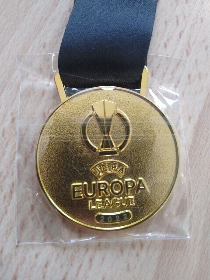 Replica Medaille UEFA Europa League 2022 Eintracht Frankfurt in Weinheim