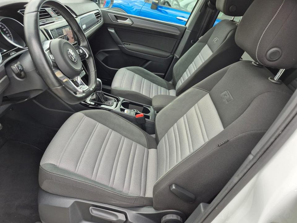 VW Touran Highline R- Line DSG 8x Alu AHK LED Sitzhzg Voll. in Roßwein