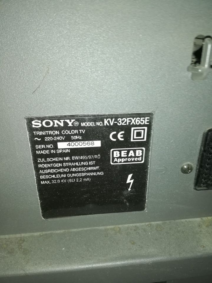 Sony Trinitron Röhrenfernseher mit Standfuß zu verschenken in Schopfheim