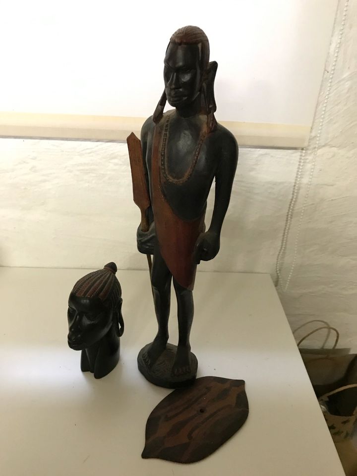 Massai Krieger Figur und Kopf aus Kenia Ebenholz in Frankfurt am Main