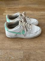Nike Air Force Schuhe Sneaker Gr. 37 Nordrhein-Westfalen - Krefeld Vorschau
