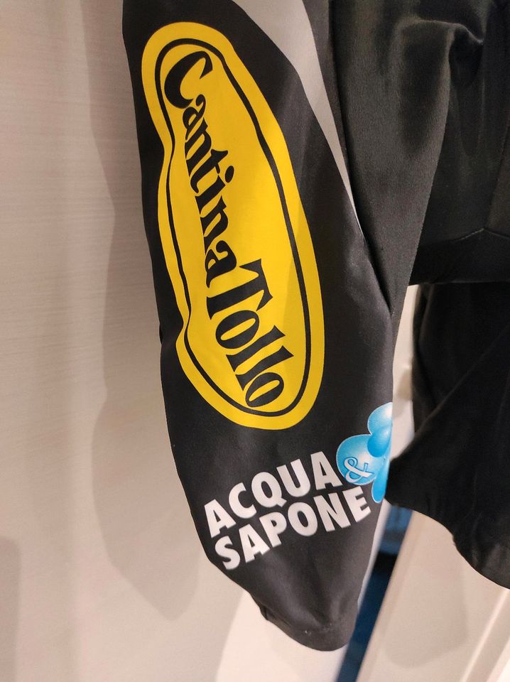 Neue Träger Radhose kurz mit Polster Acqua Sapone-Cantina Tollo in Karsbach