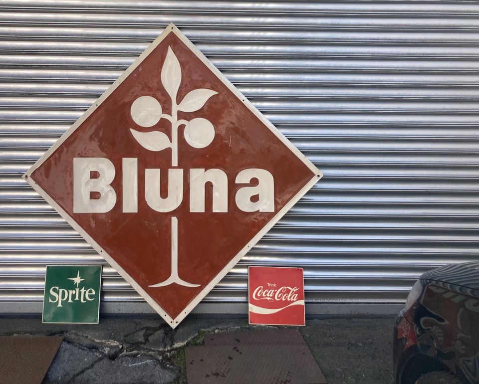 Bluna XXL 212cm Reklame Schild mindestens 70 Jahre alt in Köln