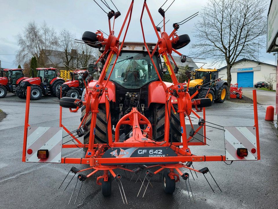 Kuhn GF 642, Heuwender, Kreiselwender, Zetter in Steiningen