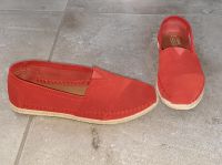 Damen Slipper von TOMS Gr. 38  Schuhe Red Suede Alpargata Espandr Saarland - Losheim am See Vorschau