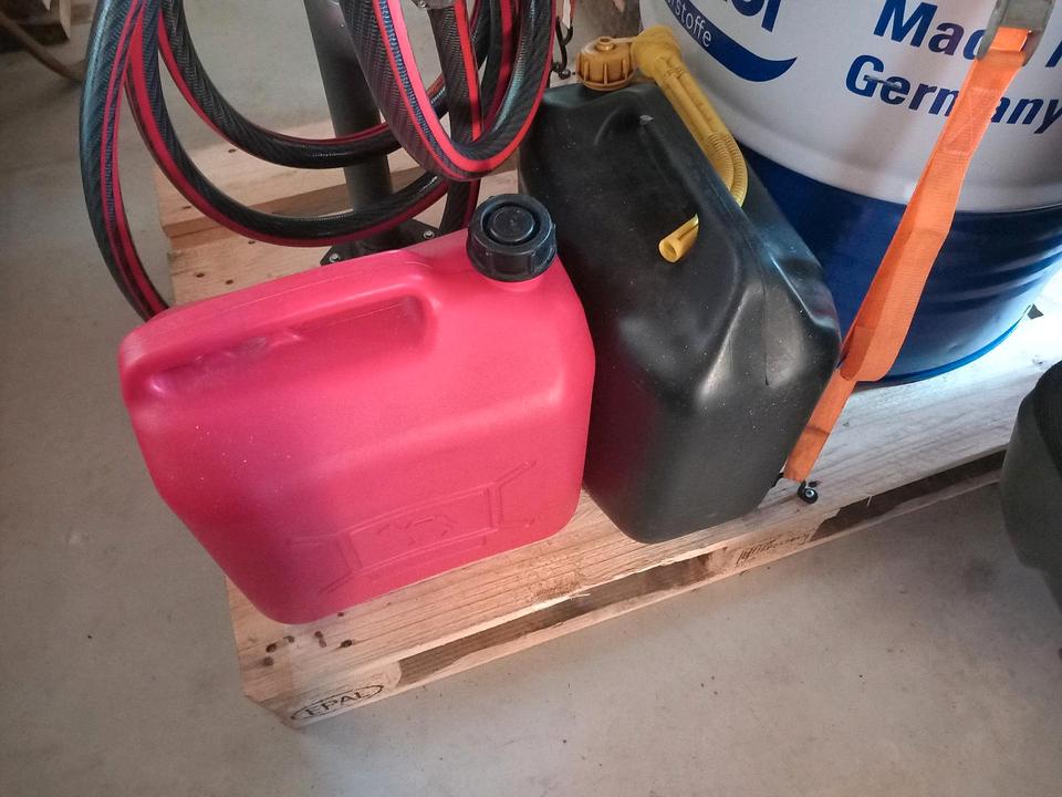 Benzinkanister Dieselkanister Kanister 20 L 10 L 5 L Auto in Bergen auf Rügen