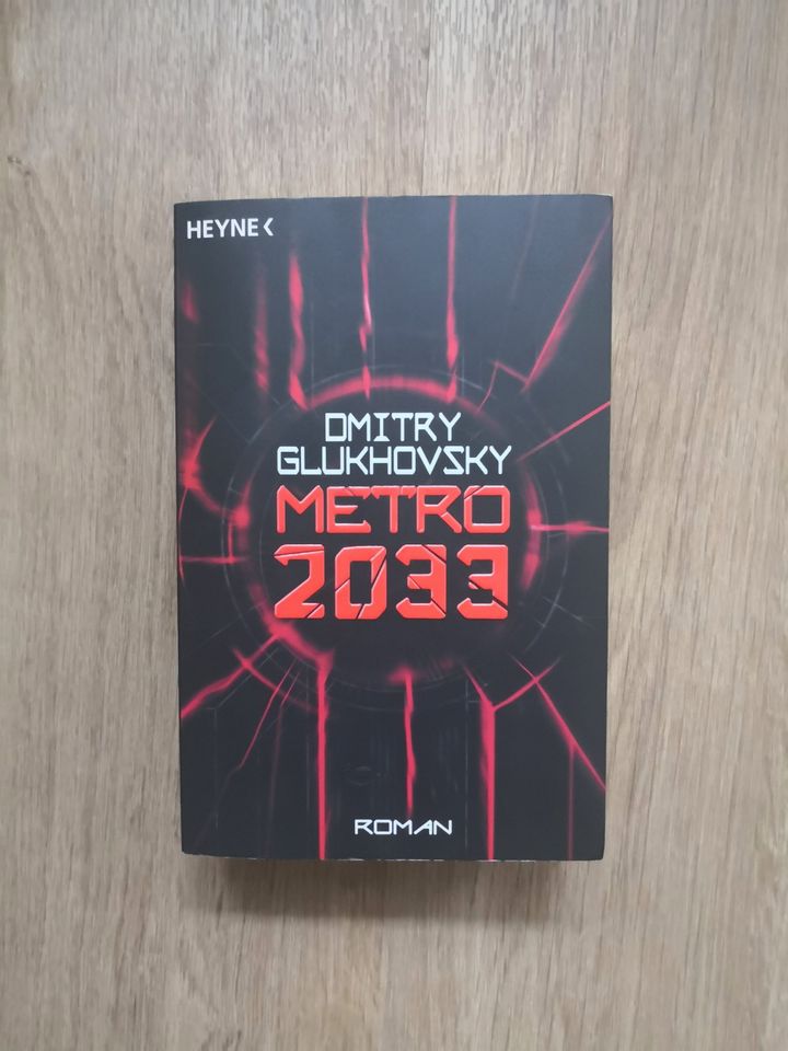 Buch Metro 2033 von Dmitri Gluchowski in München