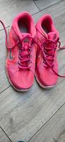 2x Nike Laufschuhe 39 40 neuwertig Bayern - Friedberg Vorschau