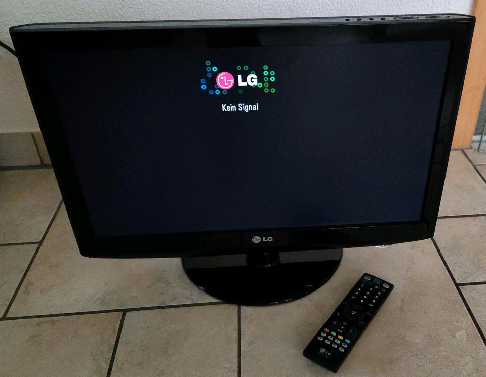 LG Fernseher 22LH250C Bildschirm 21,5 Zoll (54cm) in Münsingen