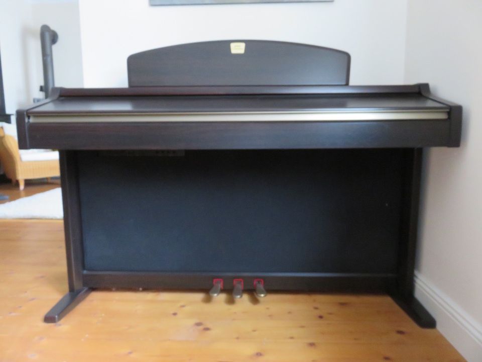 Yamaha CLP 950 Elektronisches Klavier in Dreieich